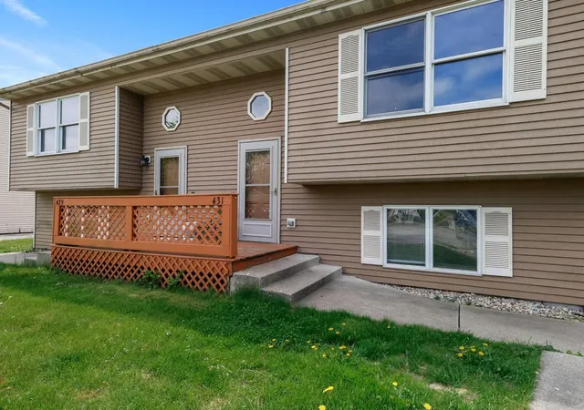 Photo 3 of Multi family home for sale at 429 431 Woodlawn Ave, Chesterton, IN 46304 | MLS# 845634 | Listing updated on 2026-09-20
