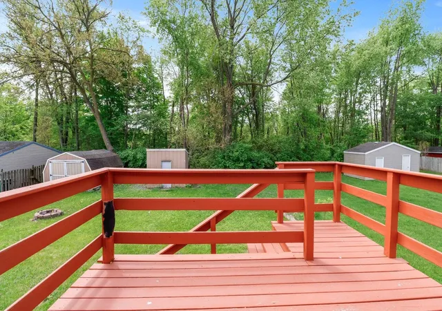 Photo 4 of House for sale at 429-431 Woodlawn Ave, Chesterton, IN 46304 | MLS# 845634 | Listing updated on 2026-09-20