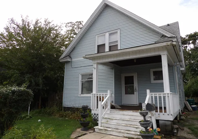 Photo 2 of Single family home for sale at 1208 Jackson St, La Porte, IN 46350 | MLS# 845662 | Listing updated on 2026-09-22