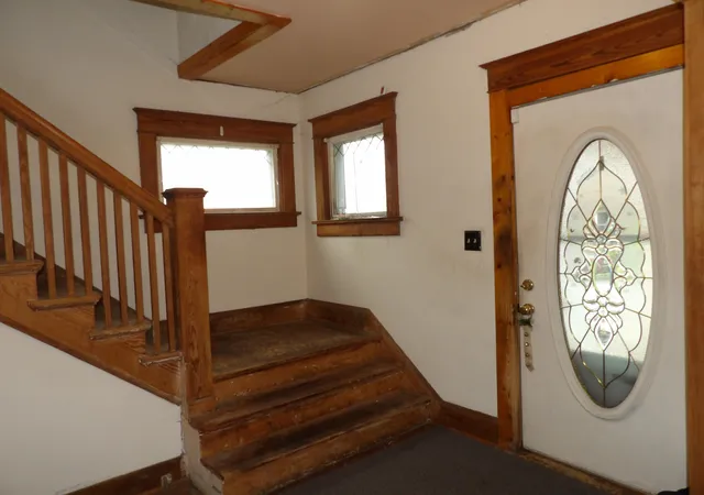 Photo 3 of Single family home for sale at 1208 Jackson St, La Porte, IN 46350 | MLS# 845662 | Listing updated on 2026-09-22