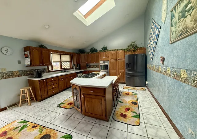 Photo 3 of Single family home for sale at 1401 Capri Ln, Dyer, IN 46311 | MLS# 845666 | Listing updated on 2026-09-21