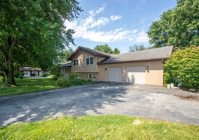 Single family home for sale at 184 S 200 West, Valparaiso, IN 46385 | MLS# 845664