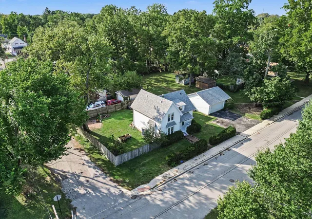 Photo 2 of Single family home for sale at 231 N Fremont St, Lowell, IN 46356 | MLS# 845669 | Listing updated on 2026-10-01