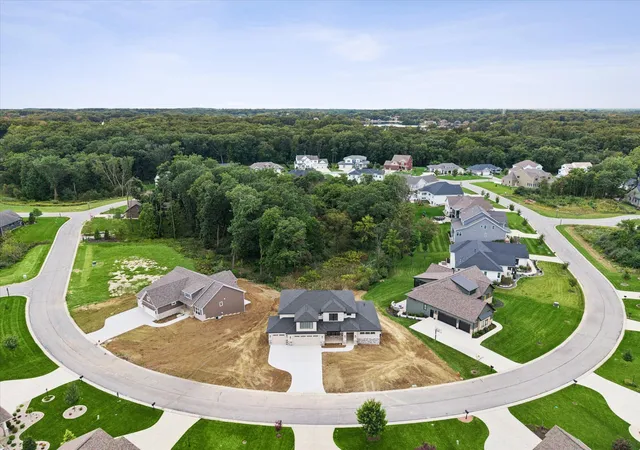 Photo 2 of Single family home for sale at 300 W Thistle Rd, Valparaiso, IN 46385 | MLS# 846046 | Listing updated on 2026-09-30