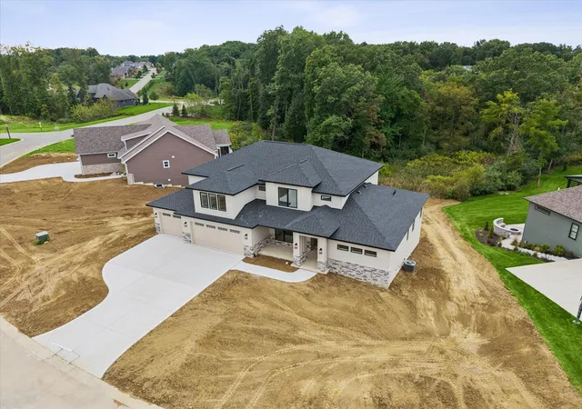 Photo 4 of Single family home for sale at 300 W Thistle Rd, Valparaiso, IN 46385 | MLS# 846046 | Listing updated on 2026-09-30