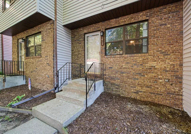 Photo 4 of Sale Pending at 1412 Larain Dr, Michigan City, IN 46360 | MLS# 846080 | Listing updated on 2026-10-02
