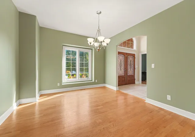 Photo 3 of Single family home for sale at 10739 Erie Dr, Crown Point, IN 46307 | MLS# 845686 | Listing updated on 2026-09-21