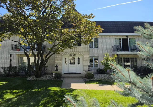 Photo 1 of Condo for sale at 2300 Bordeaux Walk #B2, Highland, IN 46322 | MLS# 846198 | Listing updated on 2026-10-02