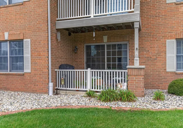 Photo 3 of Sale Pending at 9824 Wildwood Ct #1d, Highland, IN 46322 | MLS# 845848 | Listing updated on 2026-10-05