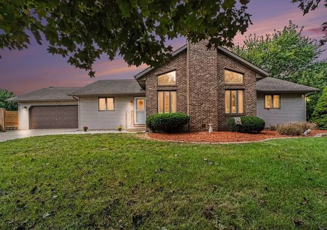 Photo 1 of Single family home for sale at 2678 S Collins Dr, La Porte, IN 46350 | MLS# 845928 | Listing updated on 2026-10-08