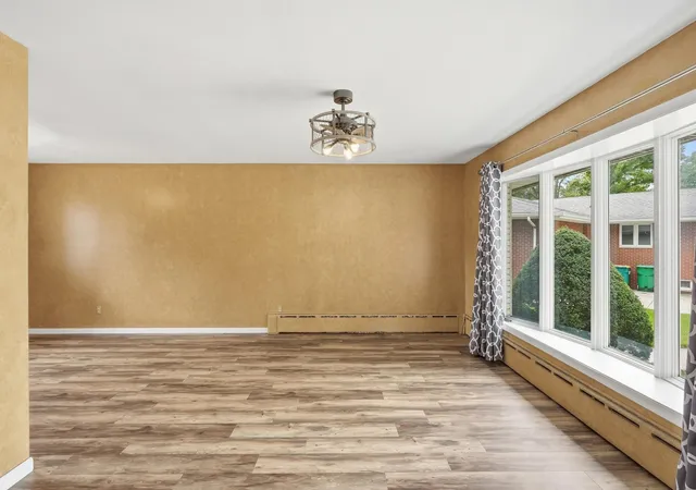 Photo 4 of Single family home for sale at 526 Cedar Ct, Munster, IN 46321 | MLS# 845754 | Listing updated on 2026-09-22