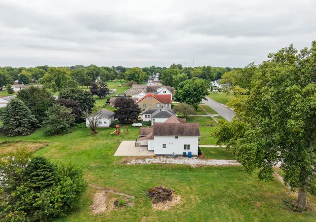 Photo 4 of Single family home for sale at 501 N Newton St, Goodland, IN 47948 | MLS# 845693 | Listing updated on 2026-09-21