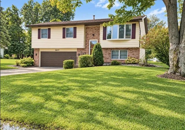 Single family home for sale at 3617 Kingsway Dr, Crown Point, IN 46307 | MLS# 845718