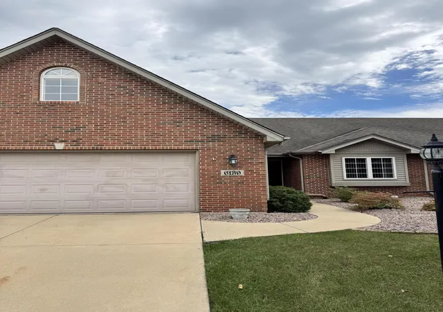 Townhouse for sale at 6139 Avocet Cir, Hobart, IN 46342 | MLS# 845781