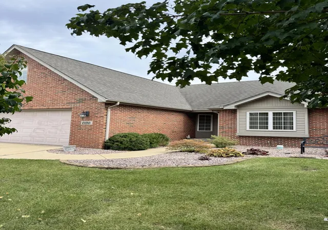 Photo 2 of Townhouse for sale at 6139 Avocet Cir, Hobart, IN 46342 | MLS# 845781 | Listing updated on 2026-09-23