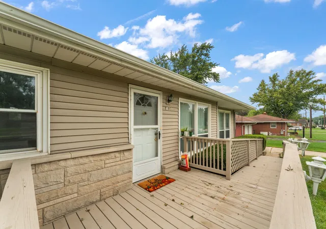 Photo 3 of Sale Pending at 7480 Madison St, Merrillville, IN 46410 | MLS# 845695 | Listing updated on 2026-09-24