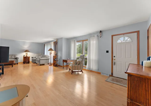 Photo 4 of Sale Pending at 7480 Madison St, Merrillville, IN 46410 | MLS# 845695 | Listing updated on 2026-09-24