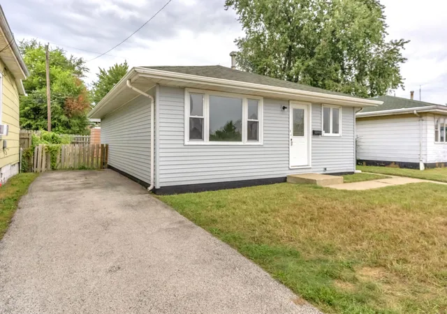 Photo 2 of Single family home for sale at 1139 Logan St, Hammond, IN 46320 | MLS# 845700 | Listing updated on 2026-09-21