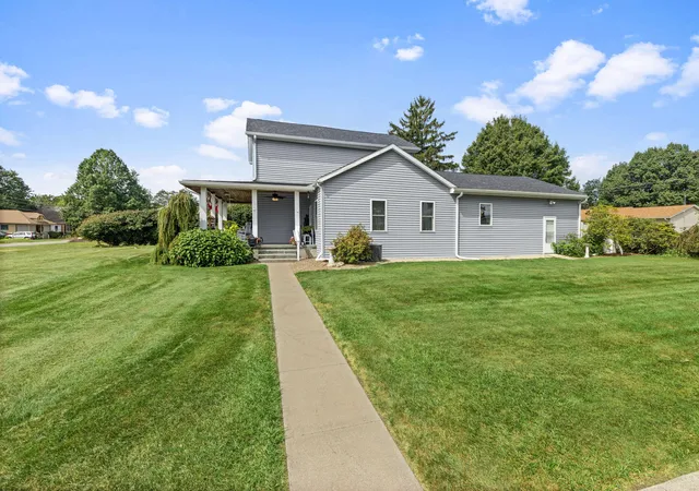 Photo 3 of Single family home for sale at 901 Ohio St, La Porte, IN 46350 | MLS# 845721 | Listing updated on 2026-09-22