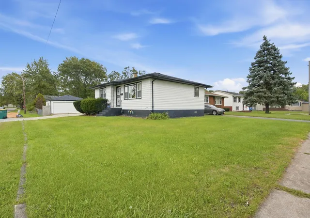 Photo 3 of Single family home for sale at 5101 Vermont St, Gary, IN 46409 | MLS# 845852 | Listing updated on 2026-09-24