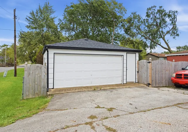 Photo 3 of Single family home for sale at 5101 Vermont St, Gary, IN 46409 | MLS# 845852 | Listing updated on 2026-09-24