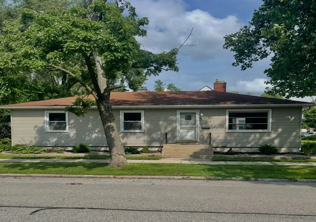 Single family home for sale at 7519 Maplewood Ave, Hammond, IN 46324 | MLS# 845836