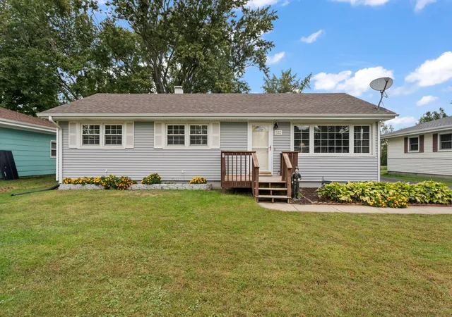 Photo 1 of Single family home for sale at 522 Park Ave, Chesterton, IN 46304 | MLS# 846149 | Listing updated on 2026-10-04
