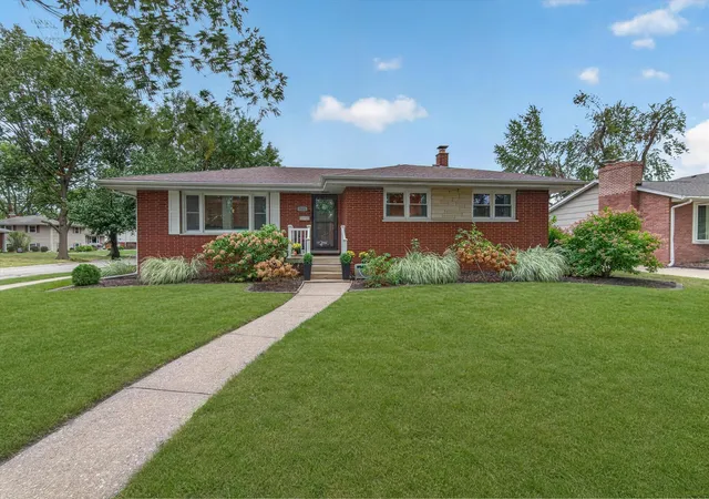 Single family home for sale at 8605 Hohman Ave, Munster, IN 46321 | MLS# 845774