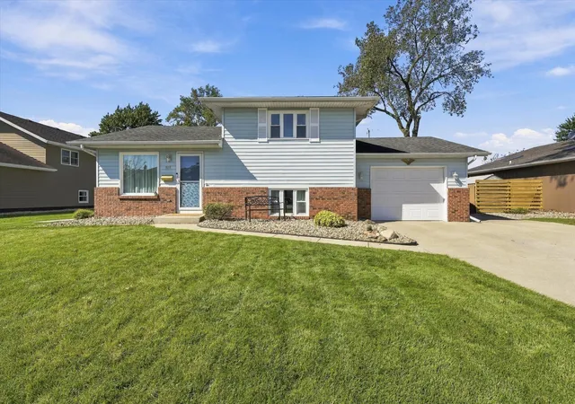 Photo 1 of Single family home for sale at 818 N Ernest St, Griffith, IN 46319 | MLS# 846301 | Listing updated on 2026-10-03