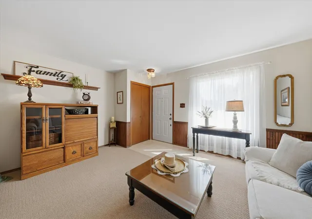Photo 3 of Single family home for sale at 818 N Ernest St, Griffith, IN 46319 | MLS# 846301 | Listing updated on 2026-10-03
