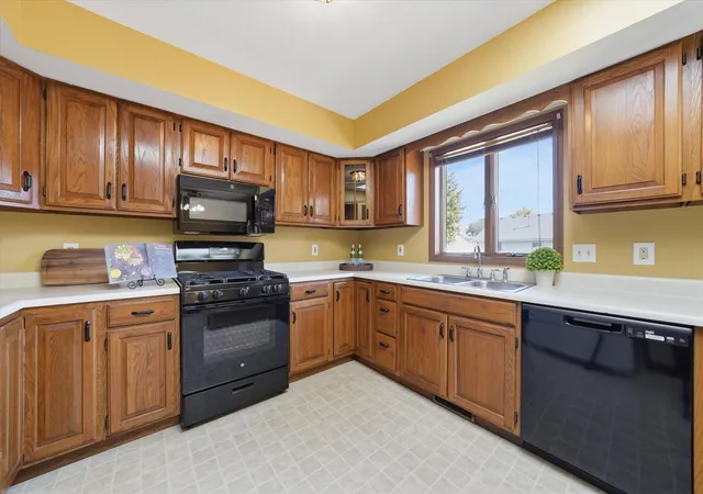 Photo 4 of Sale Pending at 613 N Forest Ave, Griffith, IN 46319 | MLS# 846181 | Listing updated on 2026-10-04