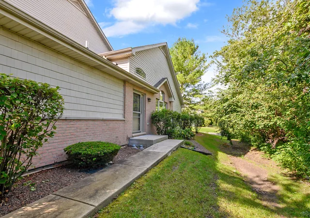 Photo 2 of Townhouse for sale at 9983 Gettler St, Dyer, IN 46311 | MLS# 845805 | Listing updated on 2026-09-24
