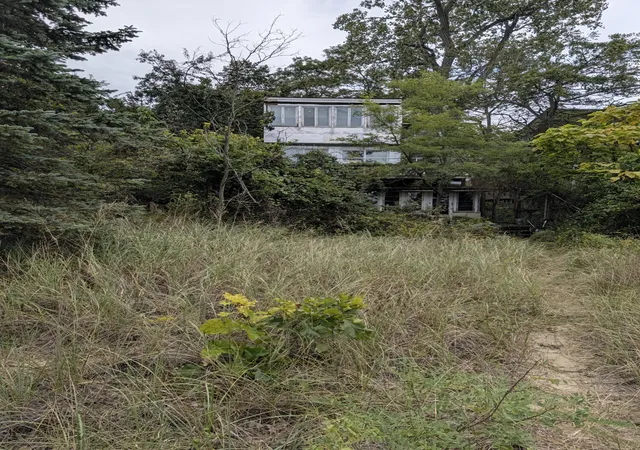 Photo 2 of Single family home for sale at 1526 Lake Shore Dr, Michigan City, IN 46360 | MLS# 845762 | Listing updated on 2026-09-30