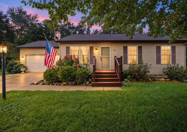 Photo 3 of Sale Pending at 906 Lilly Ct, La Porte, IN 46350 | MLS# 846281 | Listing updated on 2026-10-07