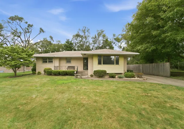Photo 3 of Single family home for sale at 2248 W 57th Place, Merrillville, IN 46410 | MLS# 845796 | Listing updated on 2026-09-28