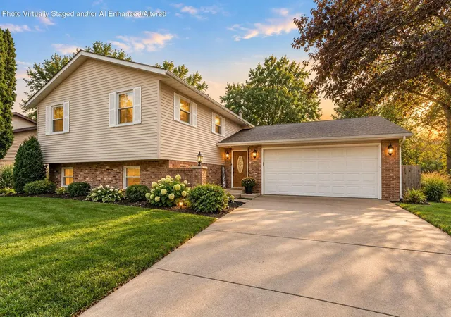 Photo 2 of Single family home for sale at 301 Primrose Cir, Chesterton, IN 46304 | MLS# 845780 | Listing updated on 2026-09-23