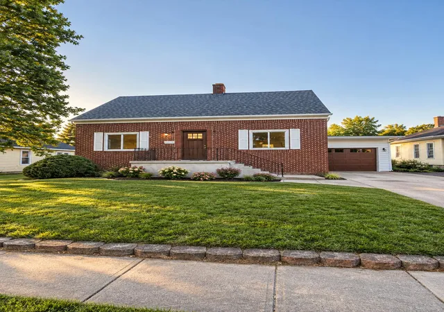 Photo 1 of Single family home for sale at 106 W Washington St, Kentland, IN 47951 | MLS# 845790 | Listing updated on 2026-10-09