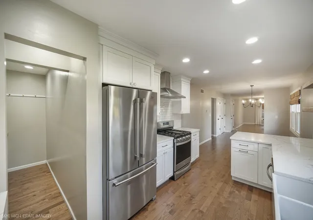 Photo 3 of Single family home for sale at 705 S Pettibone St, Crown Point, IN 46307 | MLS# 847355 | Listing updated on 2026-10-27