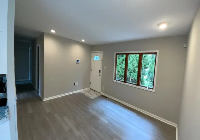 Photo 2 of Single family home for sale at 6618 Rhode Is Ave, Hammond, IN 46323 | MLS# 845897 | Listing updated on 2026-09-25