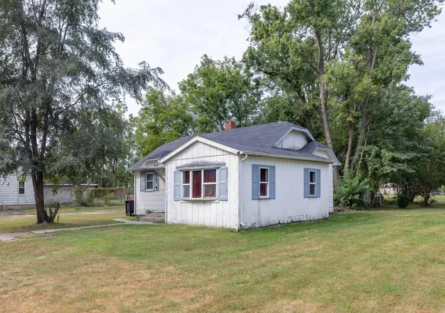 Photo 2 of Single family home for sale at 412 N Lincoln St, Morocco, IN 47963 | MLS# 845783 | Listing updated on 2026-10-05