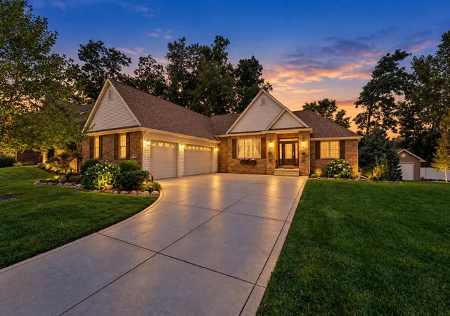 Single family home for sale at 29 Woodruft Dr, Valparaiso, IN 46385 | MLS# 845792