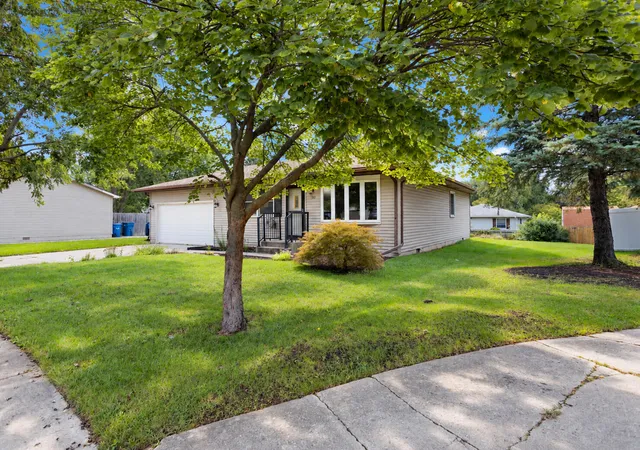 Photo 4 of Single family home for sale at 103 Poplar Ct, Hebron, IN 46341 | MLS# 845899 | Listing updated on 2026-09-25