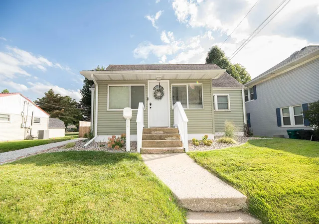 Single family home for sale at 822 E Jefferson Ave, La Porte, IN 46350 | MLS# 845825