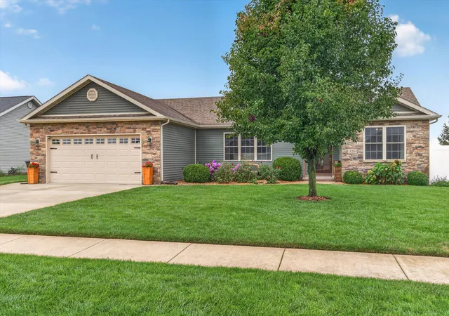 Photo 1 of Sale Pending at 320 Juniper St Nw, De Motte, IN 46310 | MLS# 845892 | Listing updated on 2026-09-29