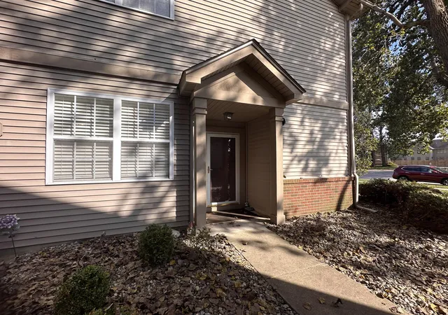 Photo 1 of Townhouse for sale at 1030 Poppyfield Pl, Schererville, IN 46375 | MLS# 846624 | Listing updated on 2026-10-09
