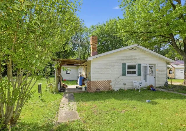Photo 1 of Single family home for sale at 1905 E Knight St, Brazil, IN 47834 | MLS# 845870 | Listing updated on 2026-09-26