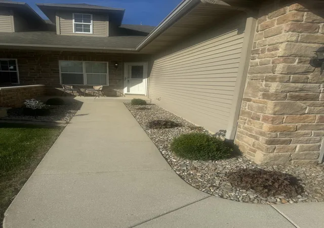 Photo 3 of Multi family home for sale at 530 Cochran Dr, Crown Point, IN 46307 | MLS# 845810 | Listing updated on 2026-10-05