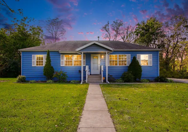 Single family home for sale at 353 Maple St, Crown Point, IN 46307 | MLS# 846508