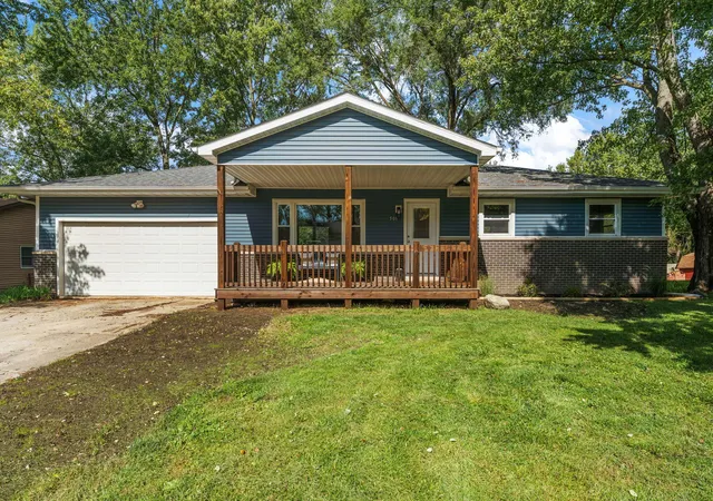 Photo 2 of Single family home for sale at 509 Gatewood Dr, Lowell, IN 46356 | MLS# 845820 | Listing updated on 2026-10-02
