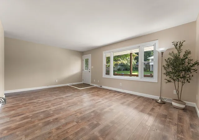Photo 3 of Single family home for sale at 509 Gatewood Dr, Lowell, IN 46356 | MLS# 845820 | Listing updated on 2026-10-02